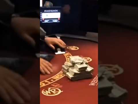 Парень поставил всё в блэкджэк. #FlipSide #shorts #shortvideo #bigwin #casino